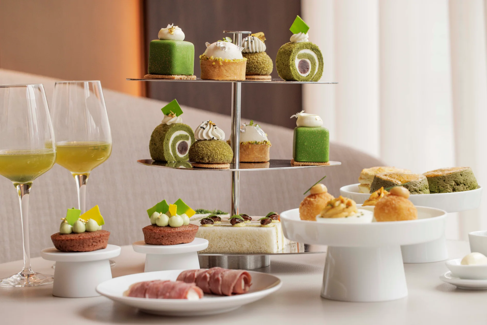 Four Seasons Hotel Marunouchi Tokyo Launches Matcha Afternoon Tea with French Pastry Techniques