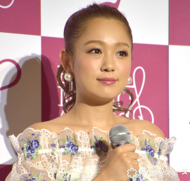 西野カナ、プライベートでの艶やかな着物姿を披露「綺麗すぎる」「久しぶりに黒髪見たぁぁ」「お抹茶飲んでる」 - 南日本新聞